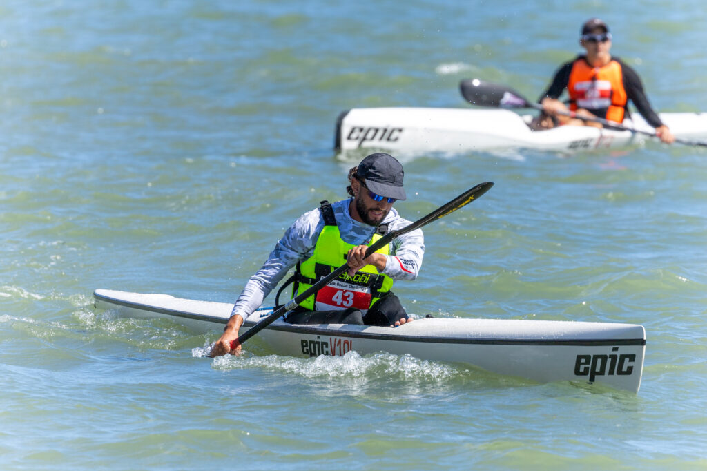 Eddy Barranco de la selección nacional de canotaje estuvo activo en el Festival Olímpico de Playa este fin de semana en la Balneario Punta Salinas, Toa Baja. (COPUR)