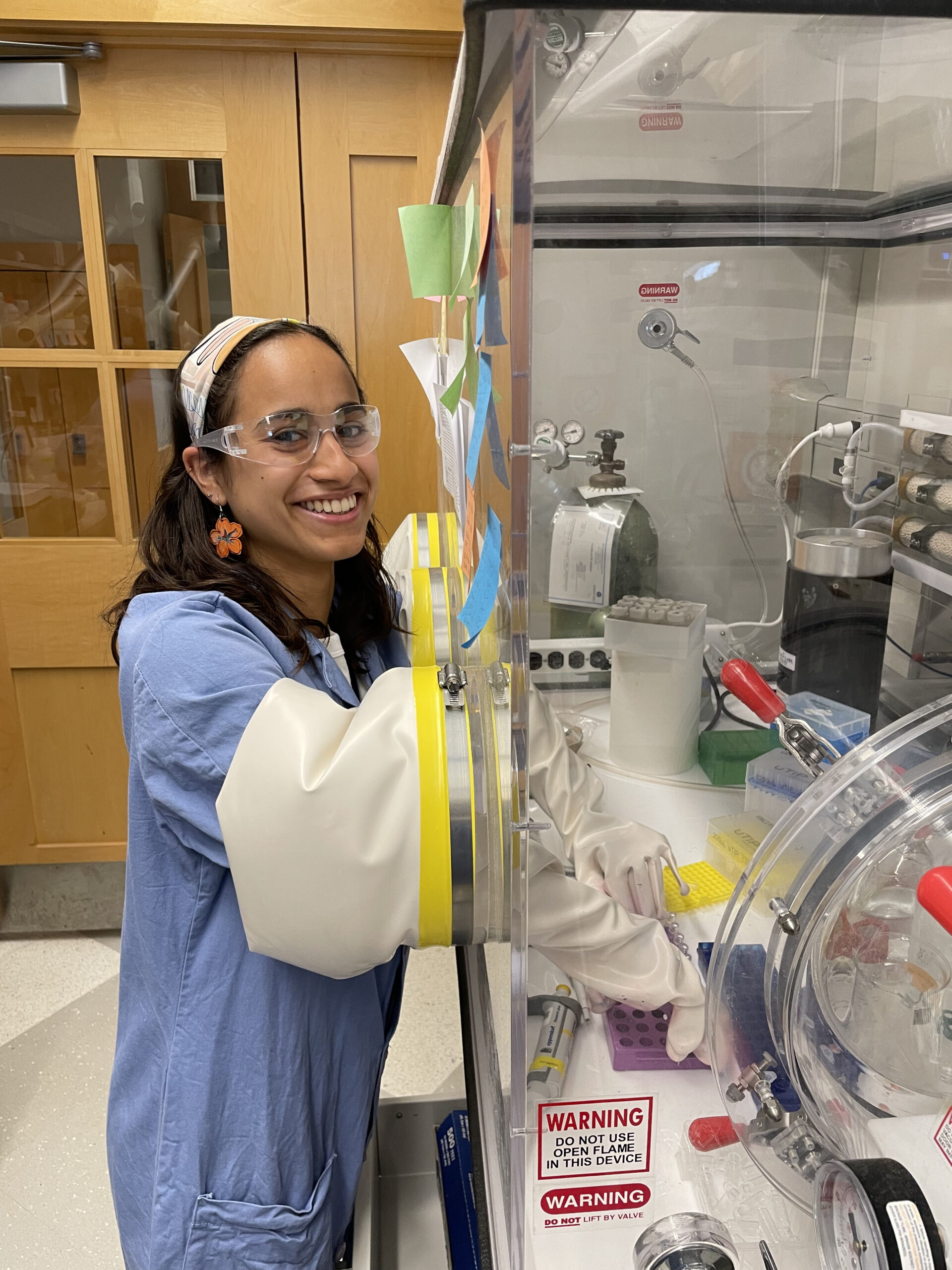 Karla Lopez en laboratorio de la Universidad de Michigan - Summer Research Opportunity Program (SROP)