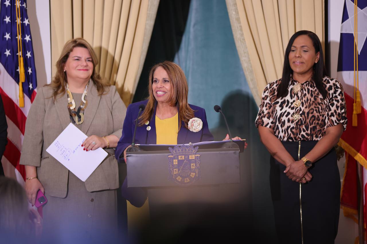 La rectora, doctora Myrna L Quiñones Feliciano