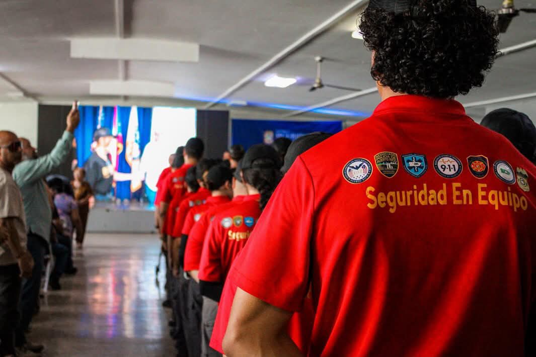 ODSEC en alianza con DSP, celebraron el domingo la graduación de la Clase 5-2026, en la que cerca de 100 jóvenes de la de la región sur culminaron el programa Experience.
