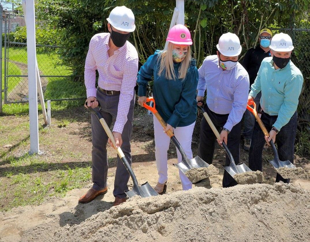 Gobernadora anuncia comienzo de la repavimentación de la avenida