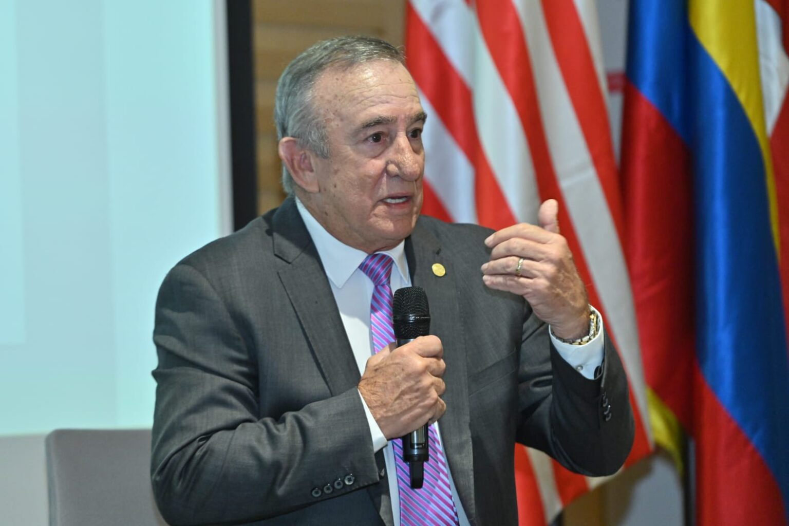 Sobre 1.2 millones disponibles para la Beca Teodoro Moscoso • WIPR