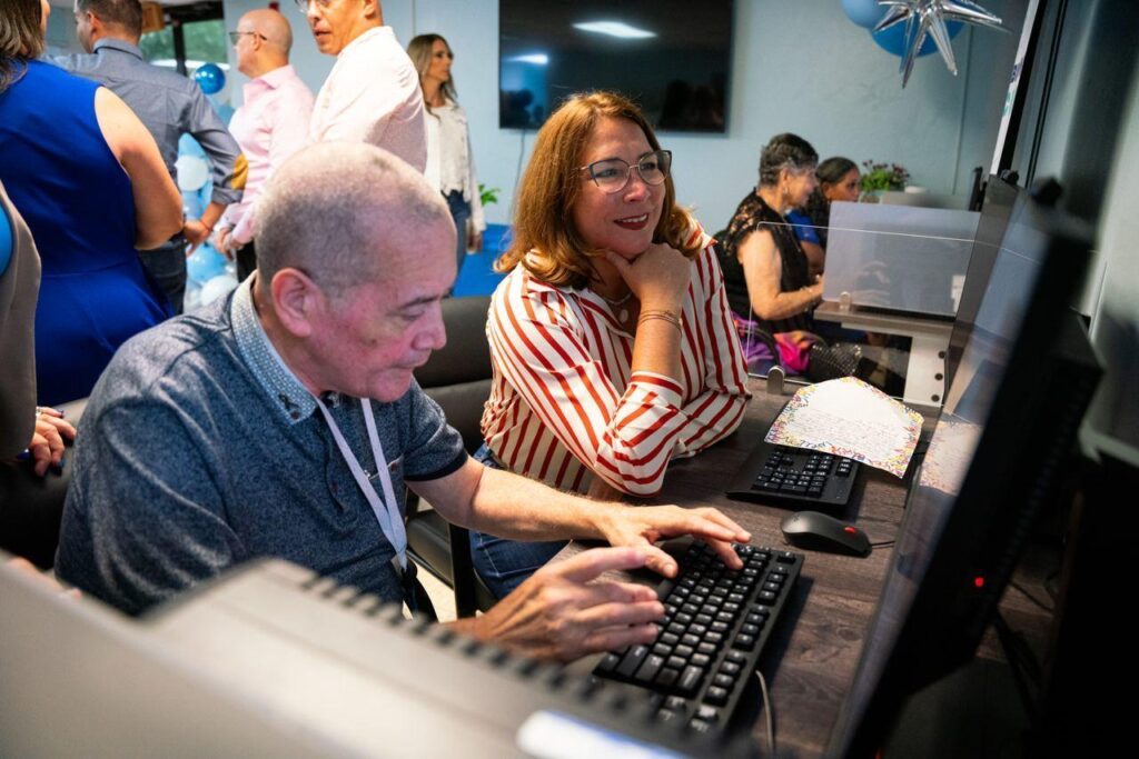 Por otro lado, el DF presentó el Registro Oficial Digital de Cuidadores Informales de Puerto Rico. El portal se puede acceder gratuitamente a través de cuidadoresinformales.familia.pr.gov.