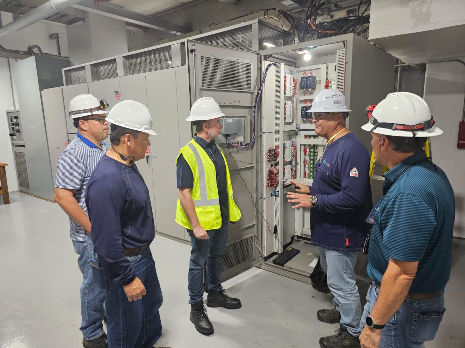 Genera PR selecciona a Tesla Puerto Rico para proyecto de