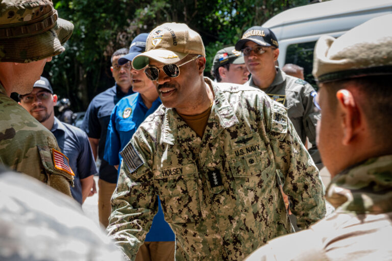 Jefe del Comando Sur de EEUU visita Granada y Antigua y Barbuda para reforzar cooperación en seguridad